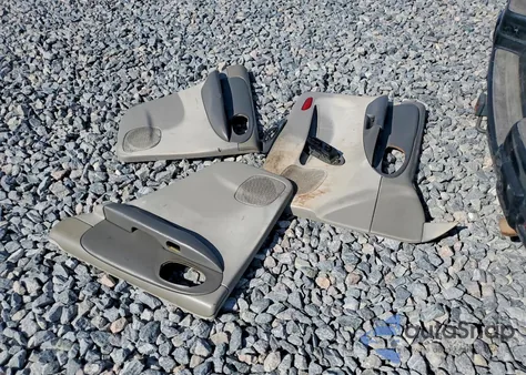 2004 Chevrolet Trailblazer Ls z USA, uszkodzony, nr VIN 1GNDS13SX42102194